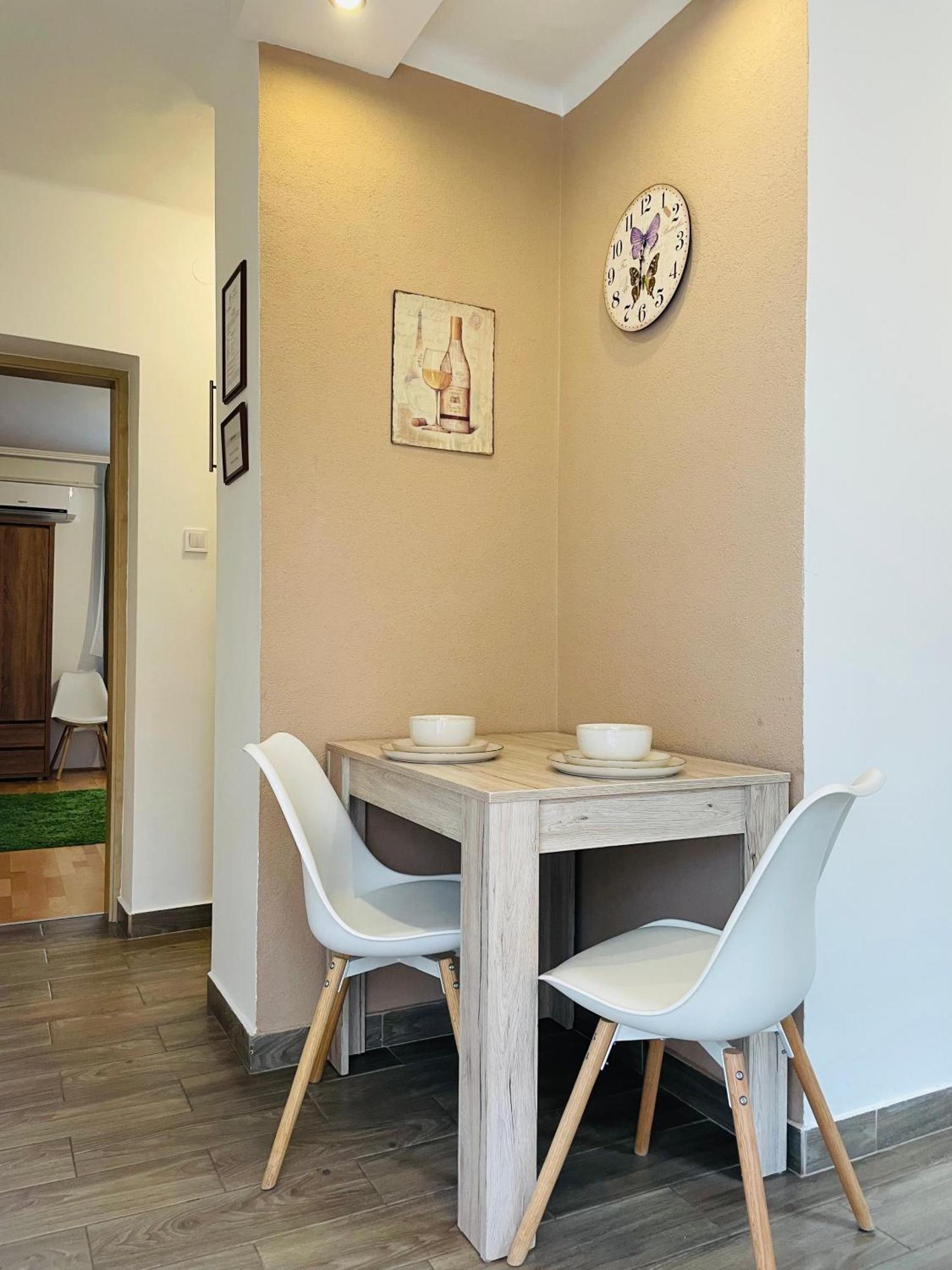 Weninger Studio Apartman Kiskunhalas Exteriör bild