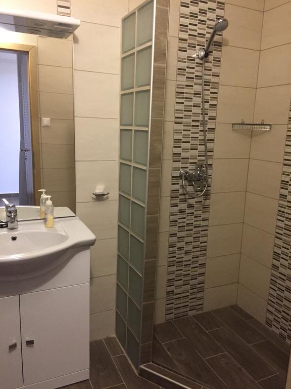 Weninger Studio Apartman Kiskunhalas Exteriör bild