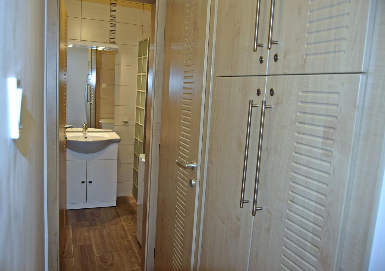 Weninger Studio Apartman Kiskunhalas Exteriör bild